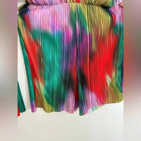 Pretty Little Thing Abstract Multicolored Romper with Flare Sleeves | sz 4 - Picture 6 of 11
